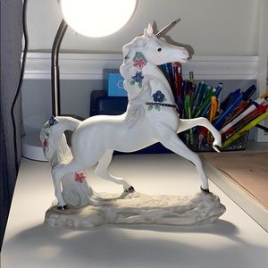LIMITED EDITION loves fancy 1992 unicorn